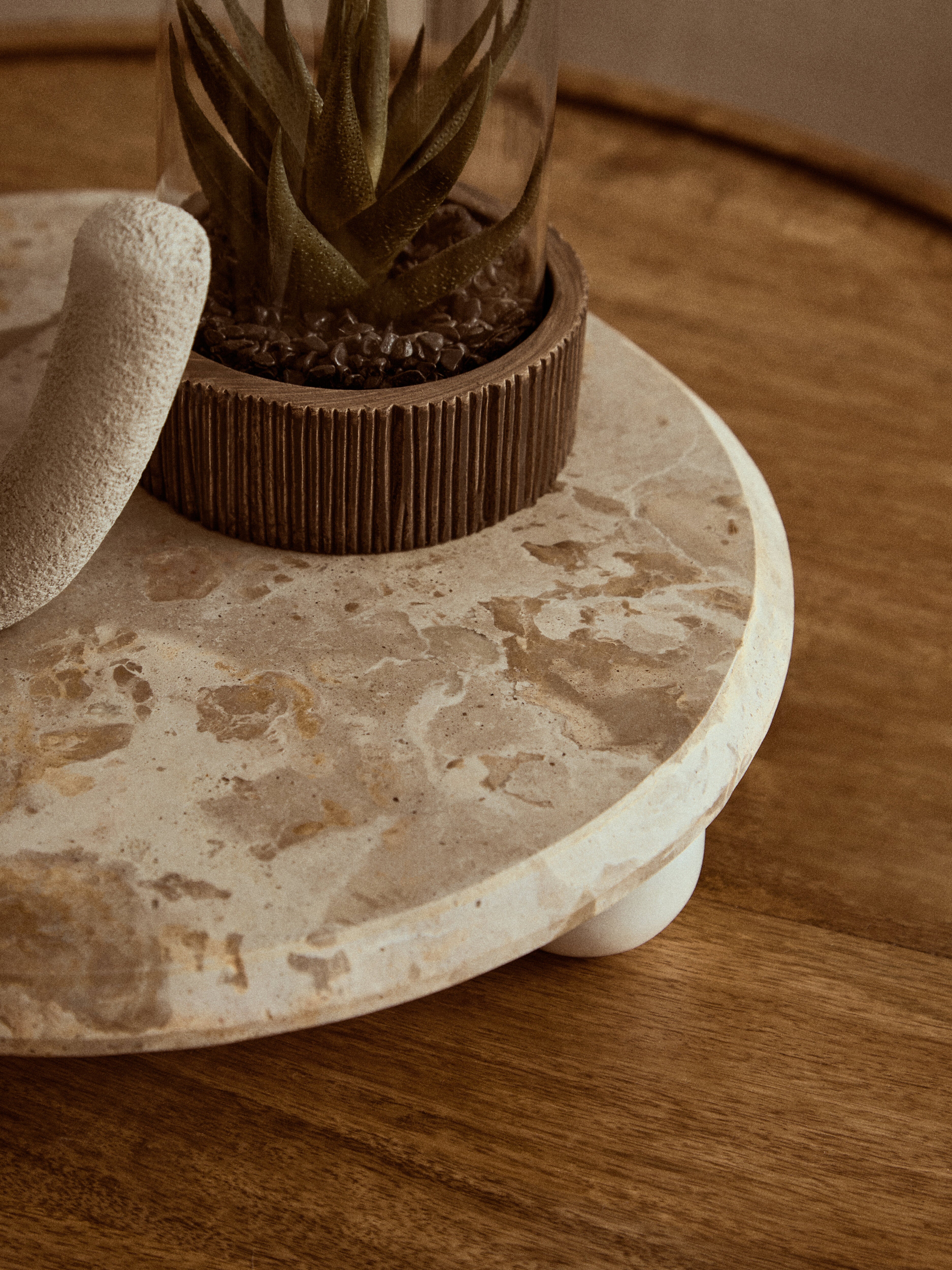 Como Chocolate Marble Riser